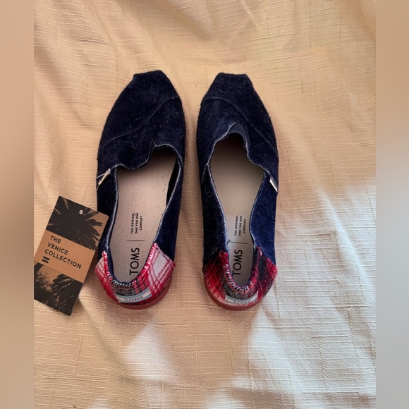 Toms Shoes - Toms shoes - new with tags